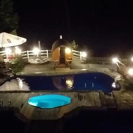 Pod Chmurką 3*